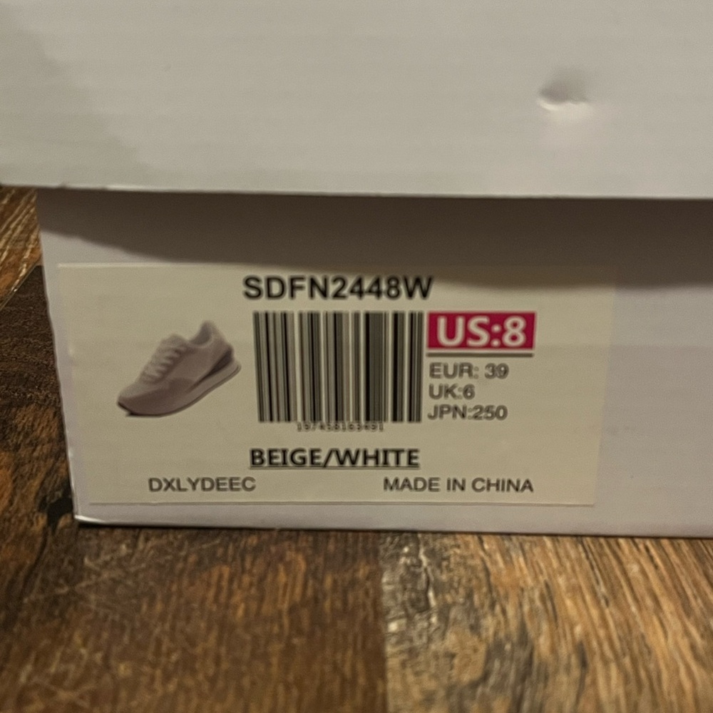 EUC WIDE Dream Pairs Comfy Women's Cream and White Sneakers - Picture 13 of 13